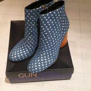 Gunmetal NEW Boots Ankle Bootie Denim Metallic Silver Stars Block Heel NIB 9.5
